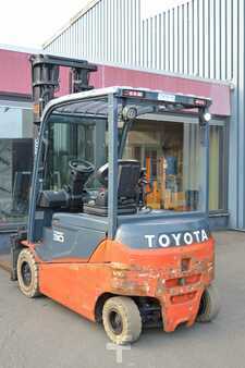 Toyota 8FBMT30