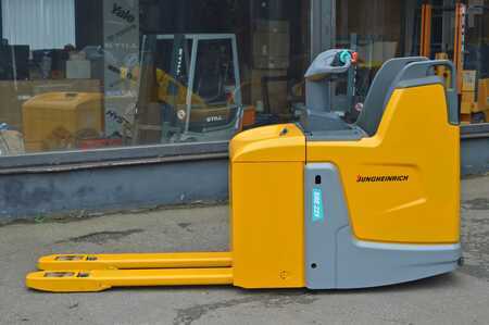 Jungheinrich ERE225 TOP ZUSTAND