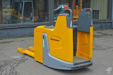 Jungheinrich ERE225 TOP ZUSTAND