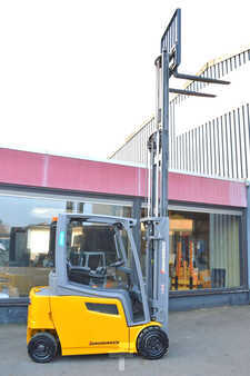 Jungheinrich EFG320