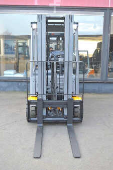 Jungheinrich EFG320