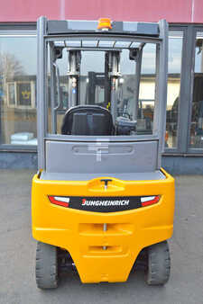 Jungheinrich EFG320