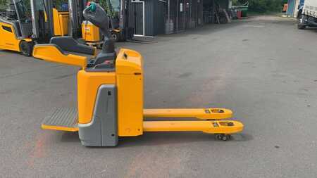 Jungheinrich ERE120 KP