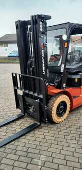 EP Equipment EFL 252