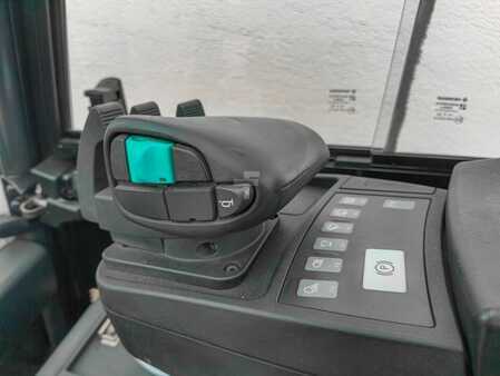 Jungheinrich EFG215