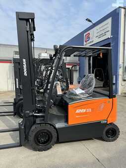 Doosan B25X 7 PLUS