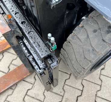 Toyota 06-8FD30F