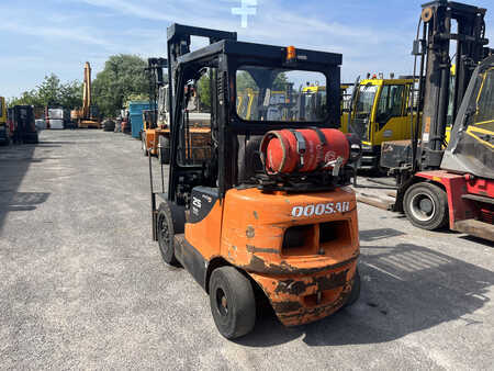 Doosan G25E-5