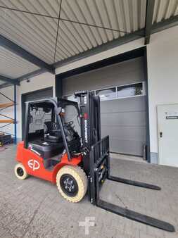 EP Equipment EFL 303