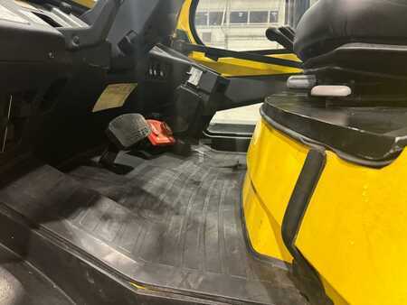 Hyster H 5.5XM Diesel / Full cabin / Only 6089 hours / Forks Positioner