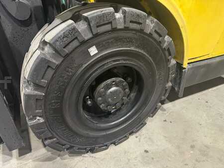 Hyster H 5.5XM Diesel / Full cabin / Only 6089 hours / Forks Positioner