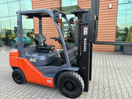 Toyota  02-8FGF25 // LPG // 2018 year // Triplex 4300 mm //