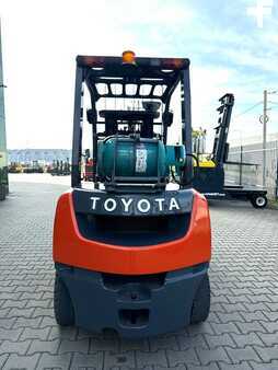 Toyota  02-8FGF25 // LPG // 2018 year // Triplex 4300 mm //