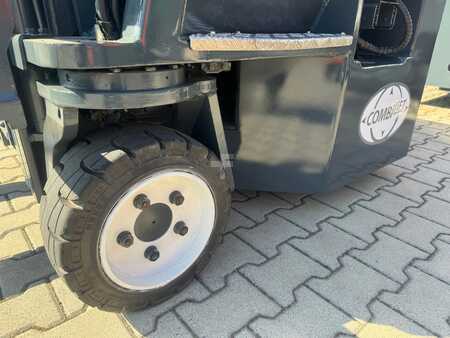 Combilift CB3000 // 2016 year // Triplex // positioner +side shift