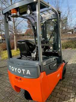 Toyota Traigo24 - 8FBES15T