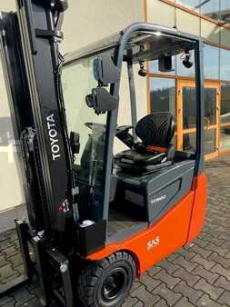 Toyota Traigo24 - 8FBES15T