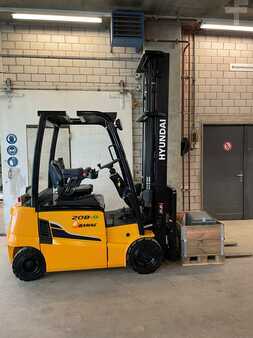 Hyundai 20B-9