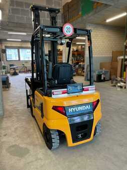 Hyundai 20B-9
