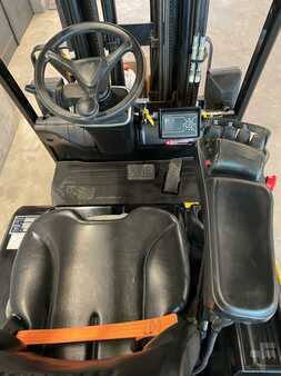 Hyundai 20B-9