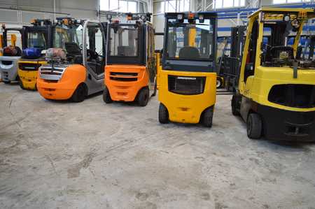 Phoenix Forklift Kft.