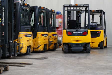 Phoenix Forklift Kft.