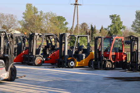 Phoenix Forklift Kft.