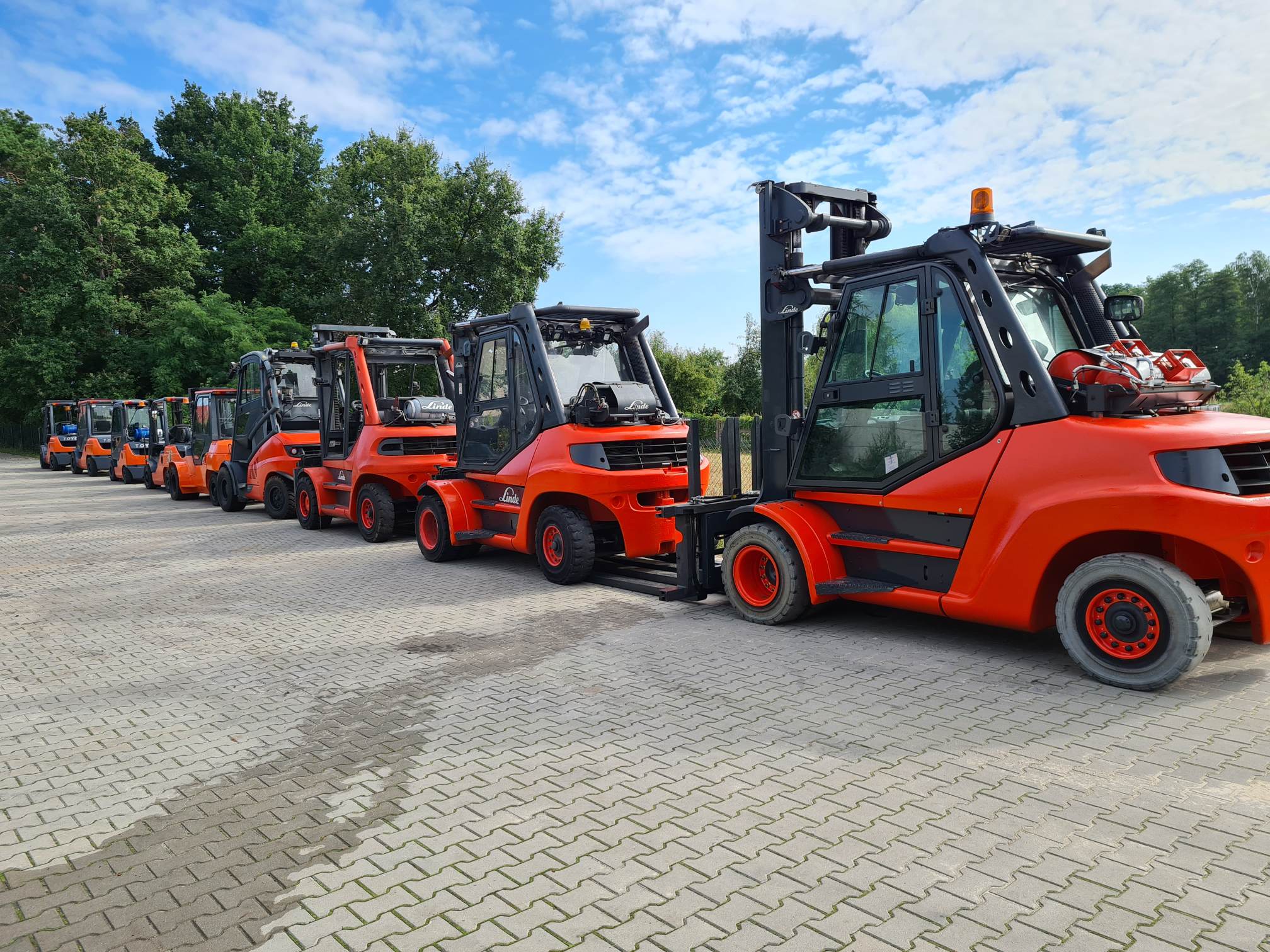 FORKLIFT MARKET SPÓŁKA Z OGRANICZONĄ ODPOWIEDZIALNOŚCIĄ